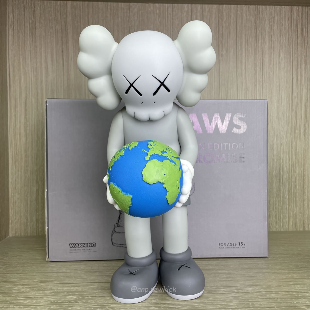 Kaws The Promise Grey Figure (7) - www.newkick.vip